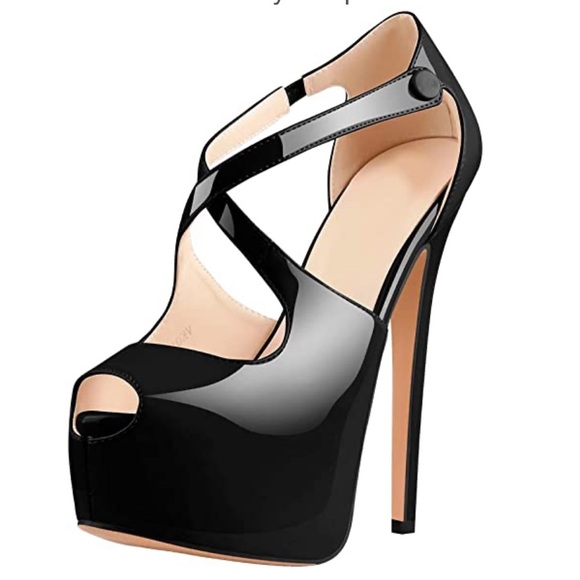 Black Pumps - Picture 4 of 14